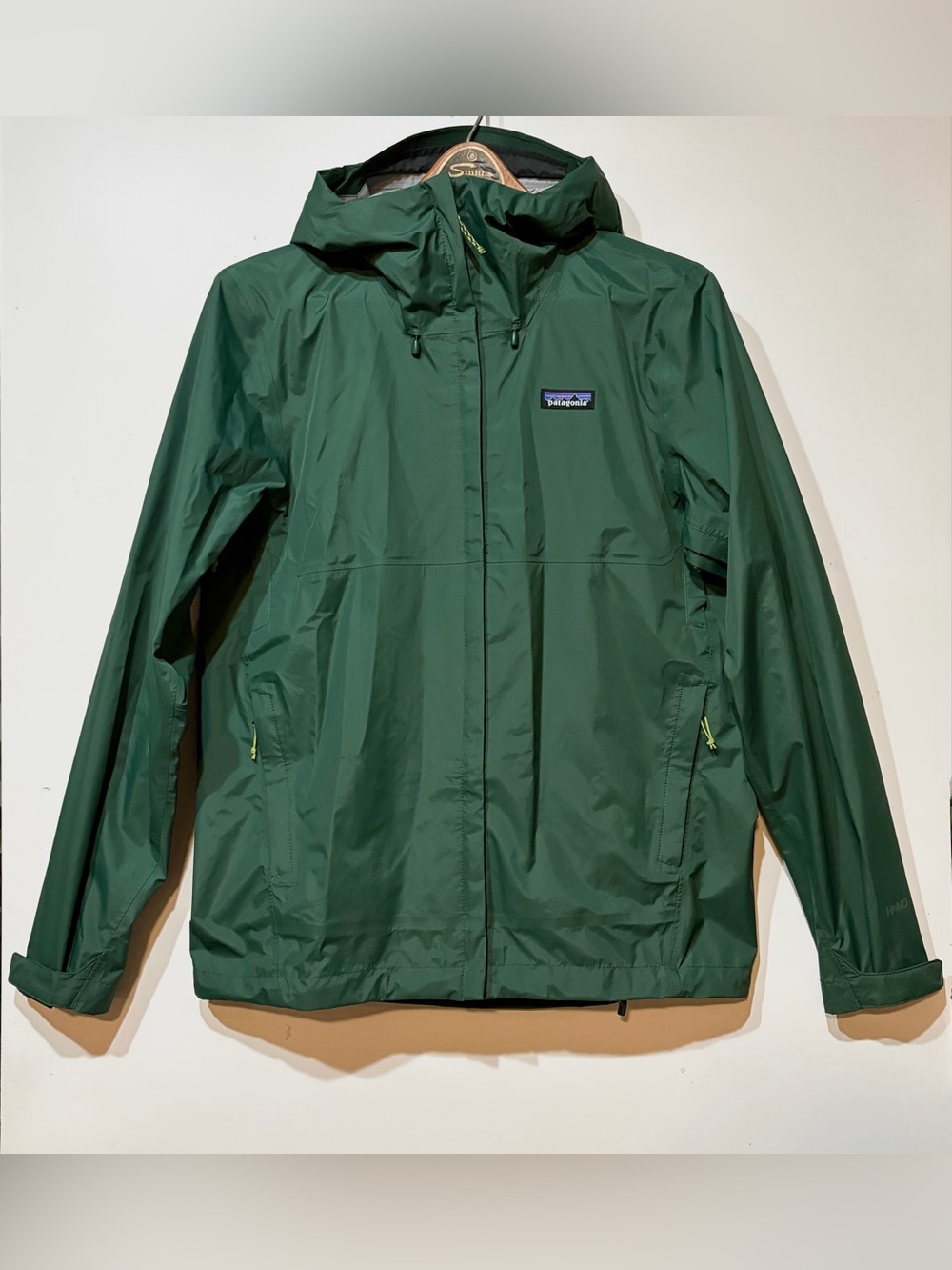 Patagonia- Men's Torrentshell 3L Waterproof Rain Jacket - Green - Size Medium